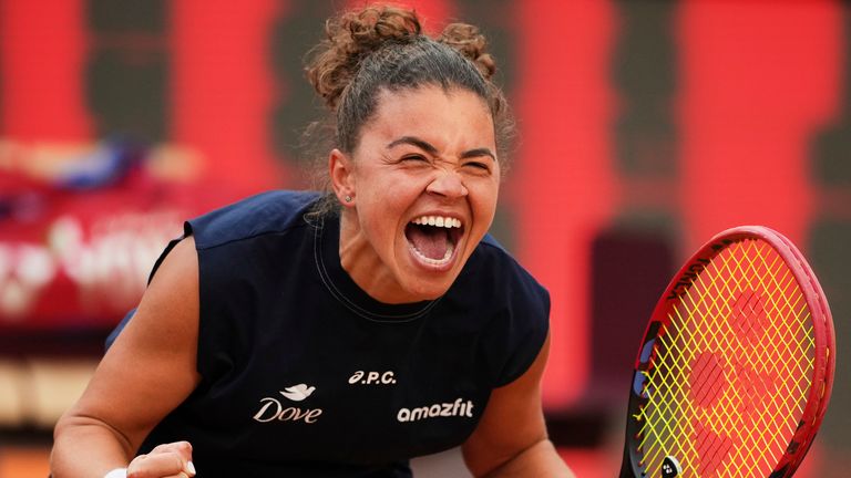 Jasmine Paolini of Italy, reacts after defeating Coco Gauff of the United States during their final tennis match in the Italian Open at the Foro Italico in Rome, Saturday, May 17, 2025. (AP Photo/Alessandra Tarantino)