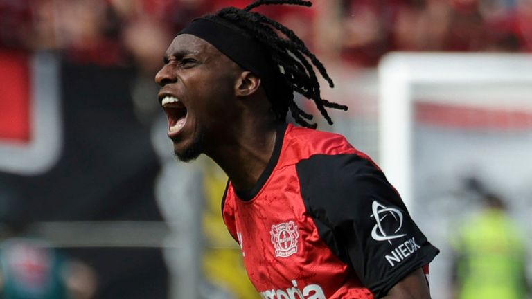 Bayer Leverkusen's Jeremie Frimpong celebrates his goal against Borussia Dortmund (Rolf Vennenbernd/picture-alliance/dpa/AP Images)