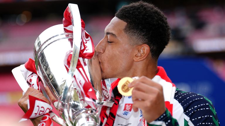 Sunderland's Jobe Bellingham kisses the trophy following the Sky Bet Championship play off final at Wembley Stadium