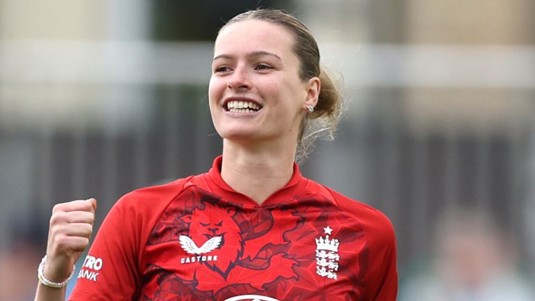 Lauren Bell, England women T20 cricket (PA Images)
