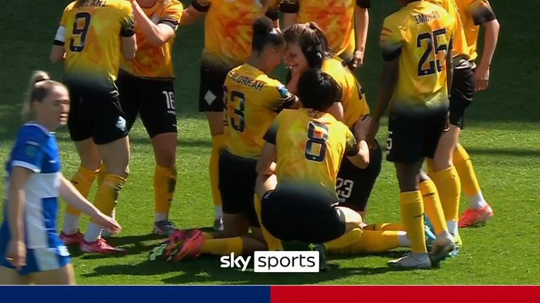 Women's Championship: London City Lionesses' Isobel Goodwin scores screamer in Championship decider