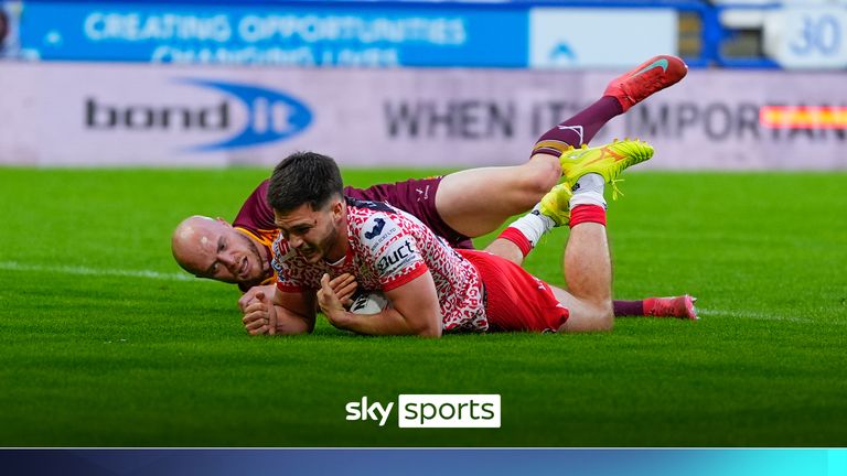 Ben McNamara scores a try for Leigh against Huddersfield