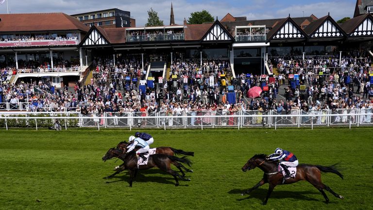 Mount Kilimanjaro dives late to win the Dee Stakes at Chester