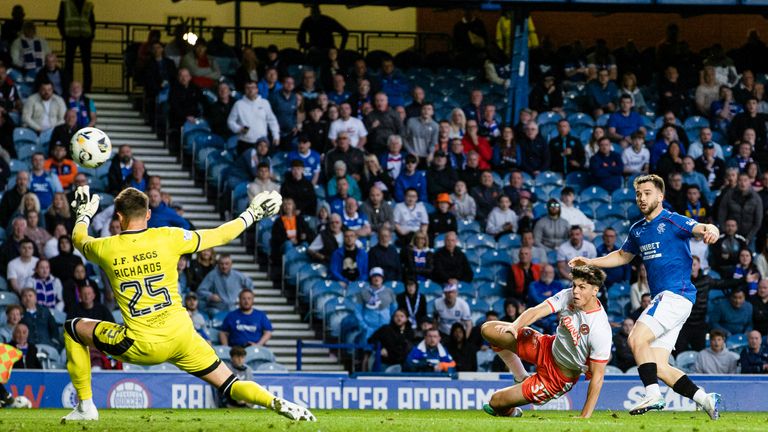 Nicolas Raskin scored Rangers' third against United