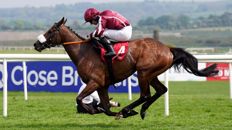 Putapoundinthejar and Sean Bowen win at Punchestown