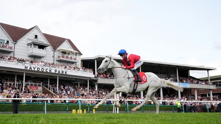 Estrange heads for home in splendid isolation at Haydock