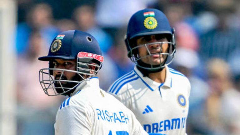 Rishabh Pant (L) and Shubman Gill are vying to become India's next Test captain