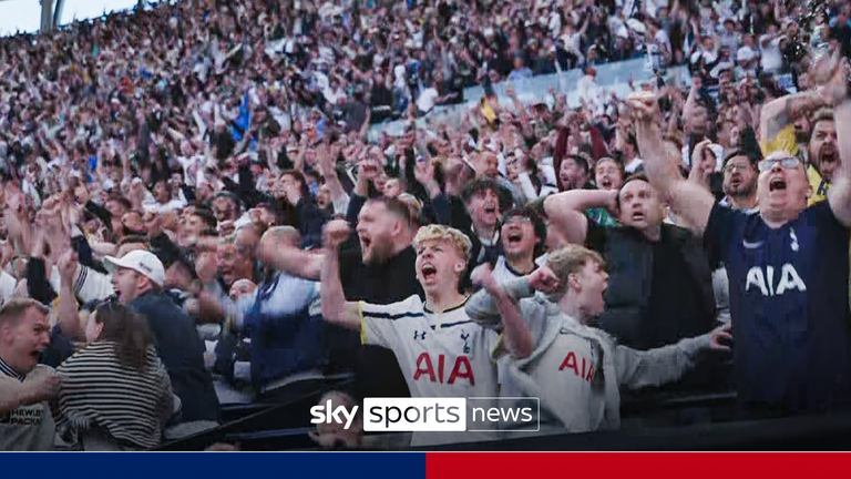 Spurs fans celebrate.