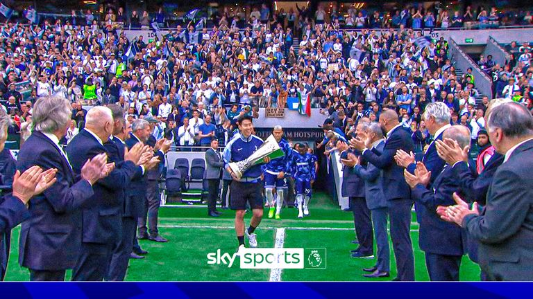 Spurs legends guard of honour.