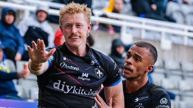 Lachlan Walmsley was a standout as Wakefield Trinity posted a dominant victory over Castleford Tigers in Newcastle