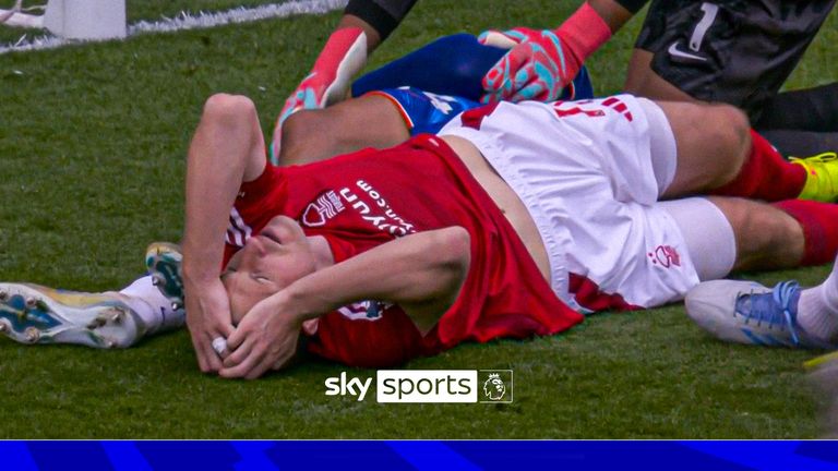 Wood misses in last seconds