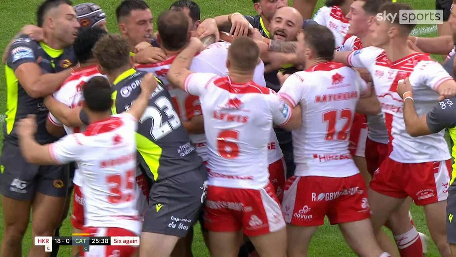'He's lost the plot!' | Punches thrown in MASS brawl in Super League