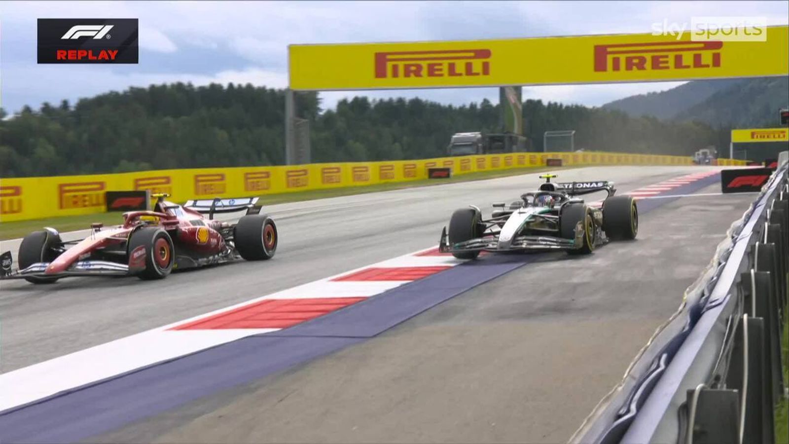 'What are these guys doing!' - Antonelli avoids big crash with Hamilton