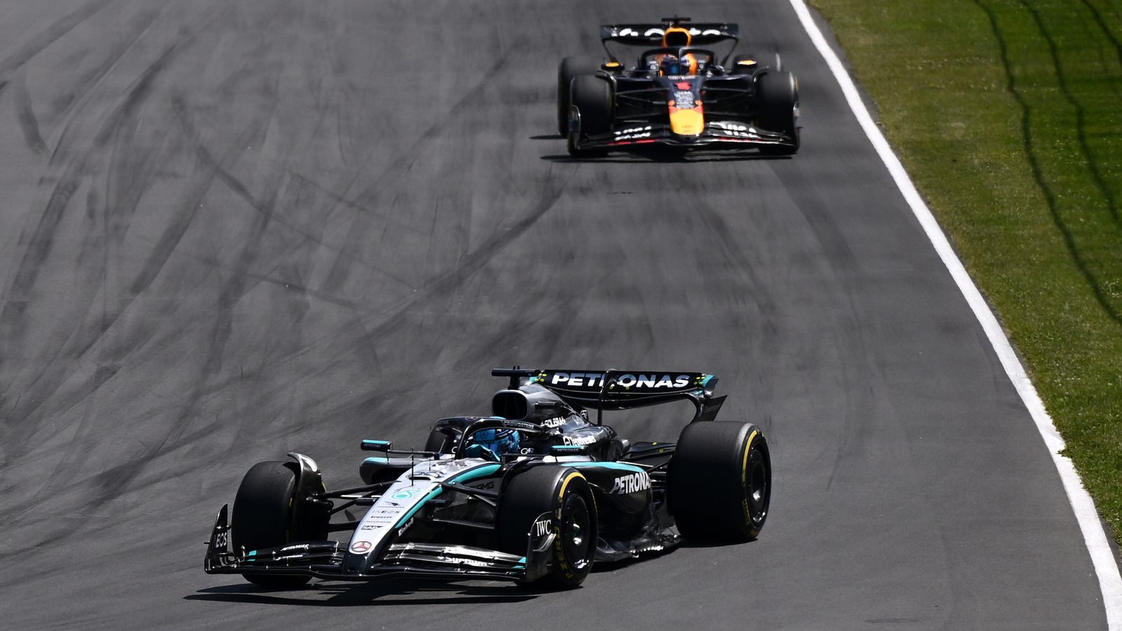 Canadian GP: Russell leads Verstappen with Norris on a charge LIVE!
