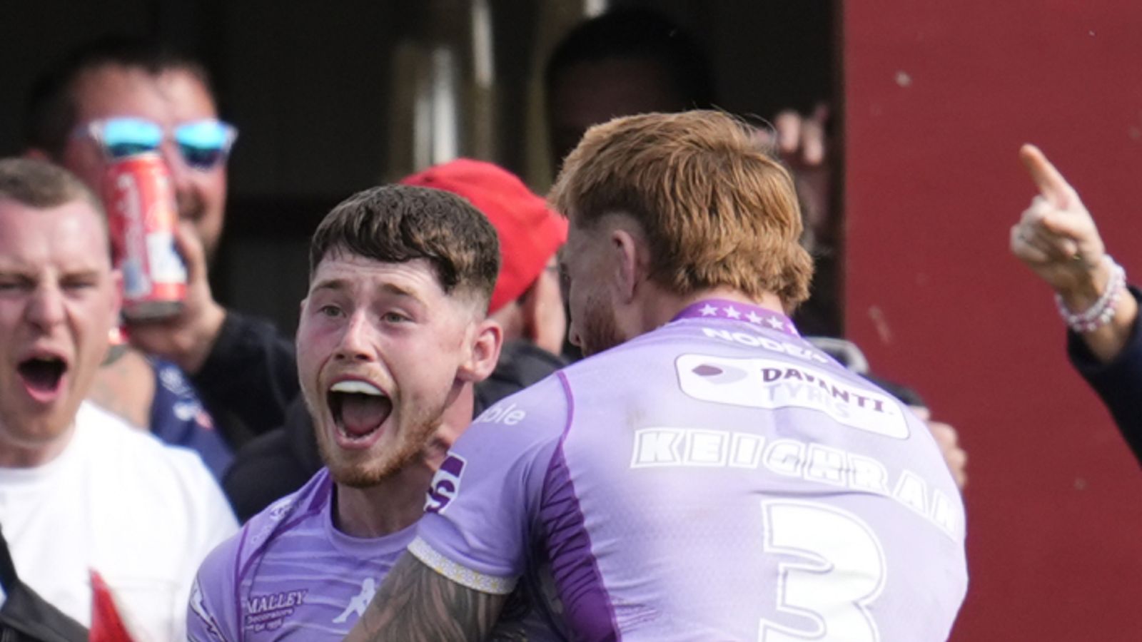 Betfred Super League: Jack Farrimond inspires Wigan Warriors to dramatic 22-18 late win against Huddersfield Giants