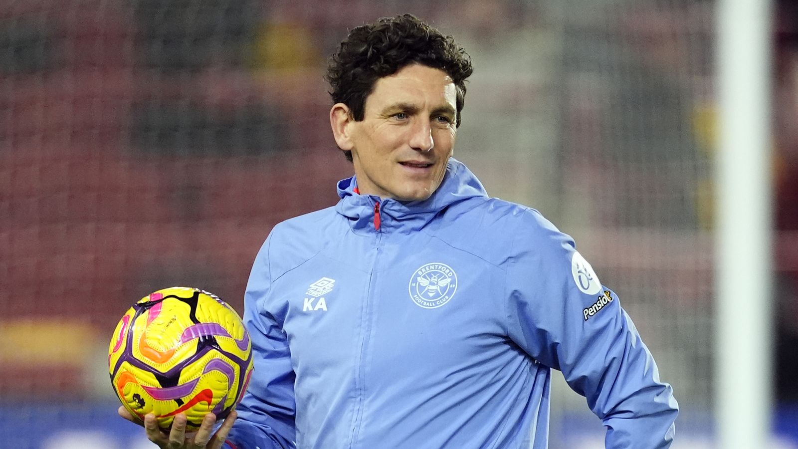 https://e0.365dm.com/25/06/1600x900/skysports-keith-andrews-brentford_6943296.jpg?20250616084234