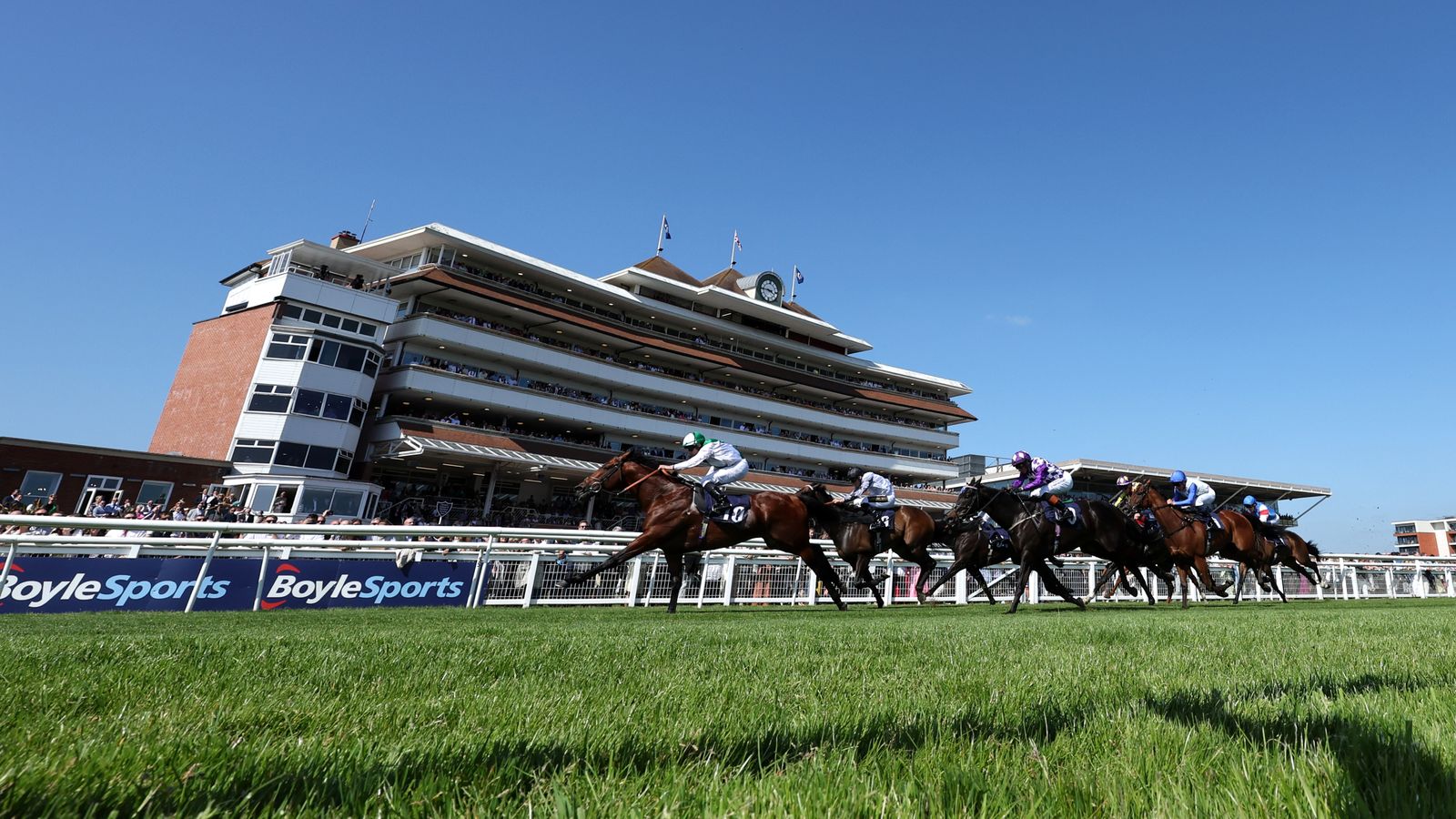 Today on Sky Sports Racing: Newbury, Yarmouth and Worcester feature live on Thursday | Racing News