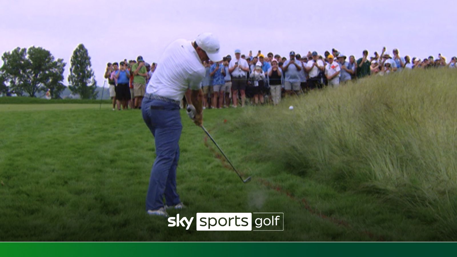 McIlroy hits directly over spectators' heads at US Open!