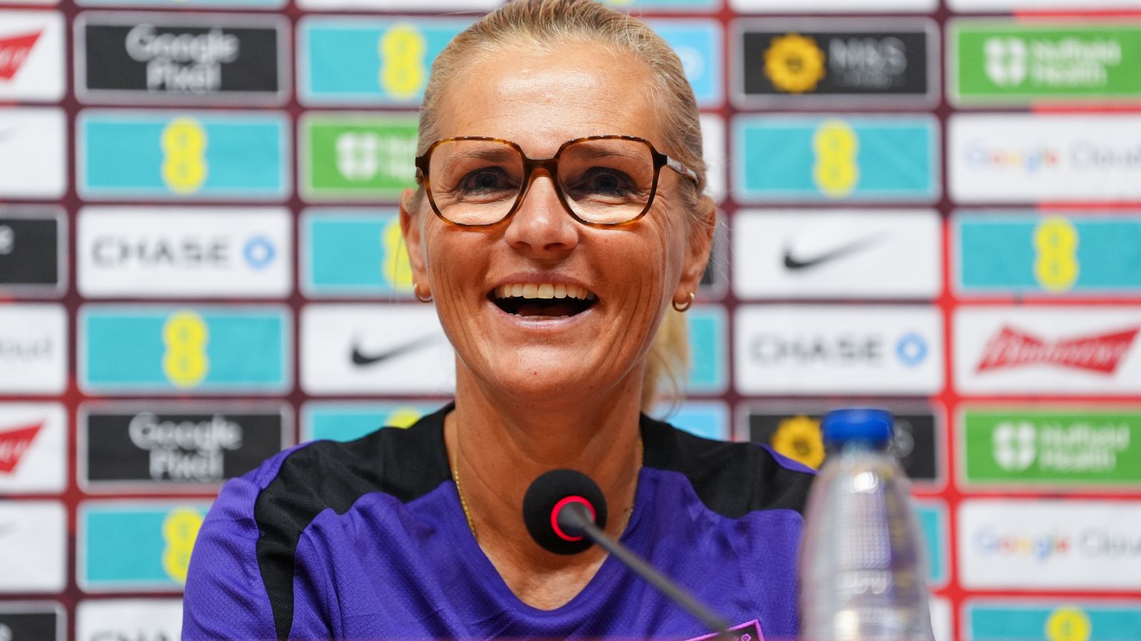 https://e0.365dm.com/25/06/1600x900/skysports-sarina-wiegman-england-women_6933188.jpg?20250602141827