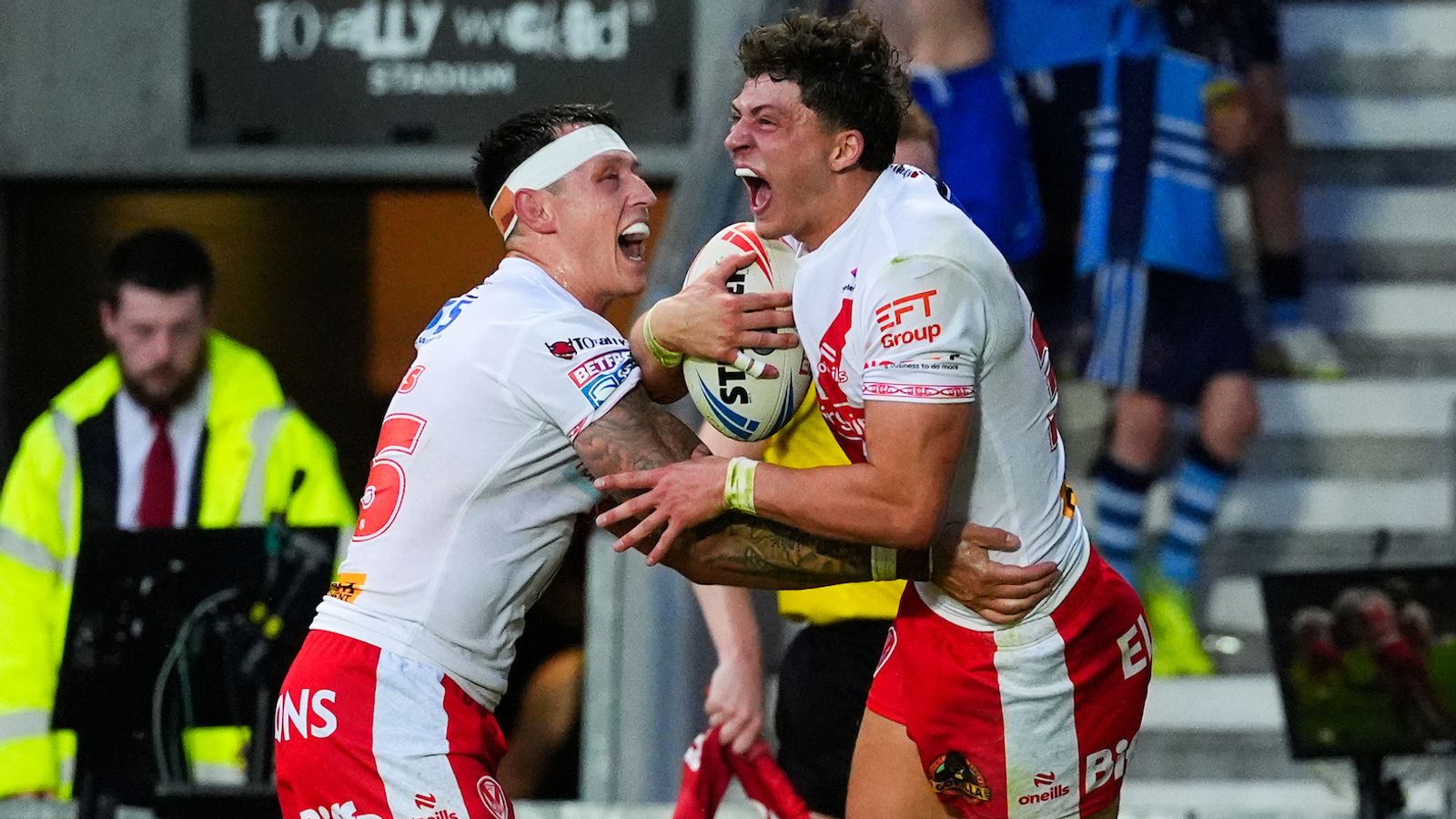 https://e0.365dm.com/25/06/1600x900/skysports-st-helens-leeds-rhinos_6947120.jpg?20250620215617