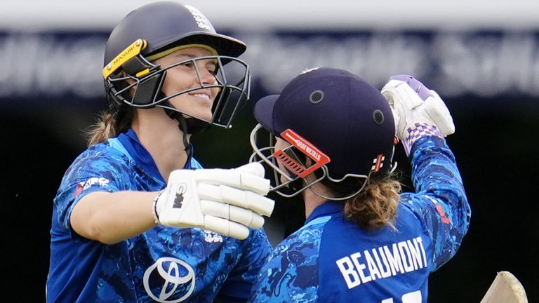 Amy Jones (L) and Tammy Beaumont R), England women, ODI cricket (PA Images)