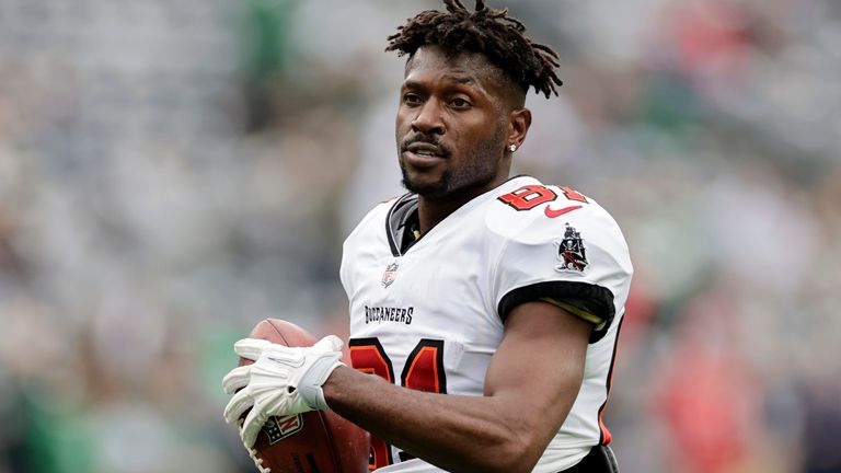 Tampa Bay Buccaneers wide receiver Antonio Brown (81) walks on the field during an NFL football game against the New York Jets, Sunday, Jan.