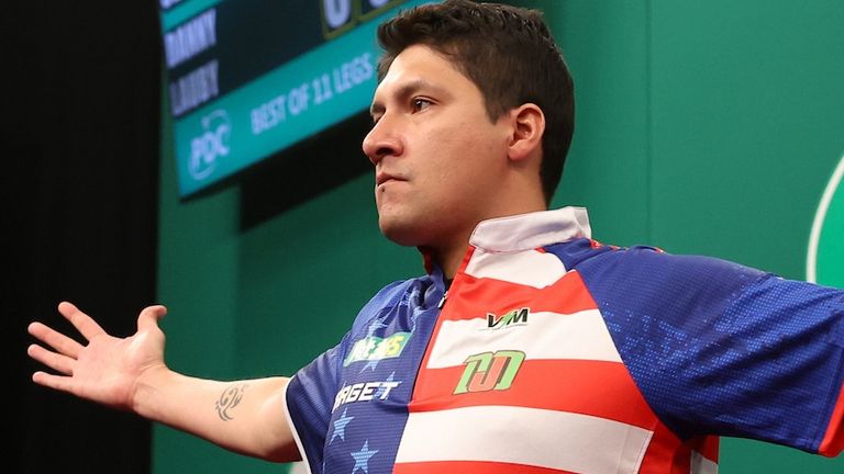 Rob Cross vs Danny Lauby during the first round of the 2025 bet365 US Darts Masters