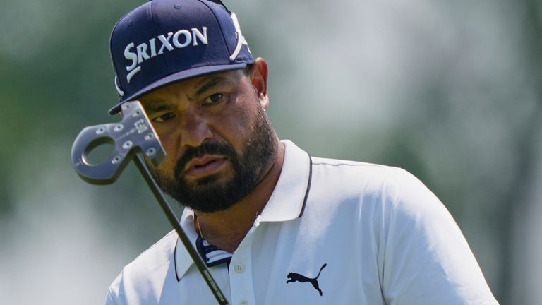 J.J. Spaun reacts after missing a putt on the seventh hole during the first round of the U.S. Open golf tournament at Oakmont Country Club Thursday, June 12, 2025, in Oakmont, Pa. (AP Photo/Charlie Riedel)