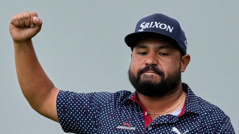 J.J. Spaun celebrates after winning the U.S. Open golf tournament at Oakmont Country Club Sunday, June 15, 2025, in Oakmont, Pa. (AP Photo/Carolyn Kaster)