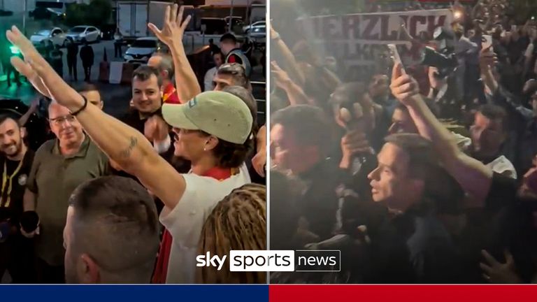 Leroy Sane welcomed by Galatasaray fans