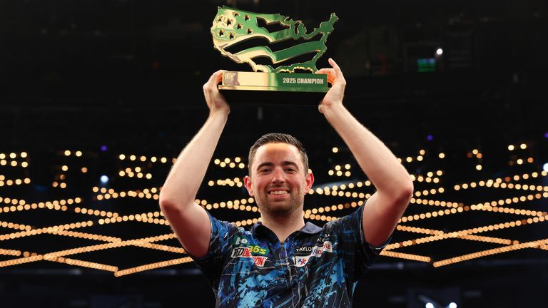 June 28, 2025; New York, NY; Nathan Aspinall v Luke Humphries during the Finals of the US Darts Masters of the 2025 bet365 US Darts Masters at the Theater at Madison Square Garden in New York, NY. Mandatory Credit: Matt Heasley/PDC