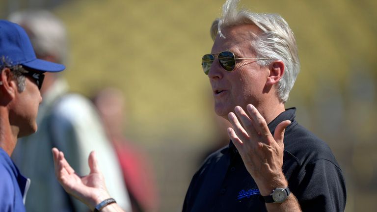 The co -owner of Los Angeles Dodgers, Mark Walter, will take the kingdoms at the Lakers 