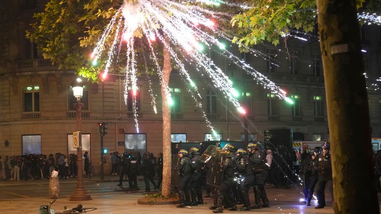 Fireworks exploded on Champions-Elysees on flexible police officers 