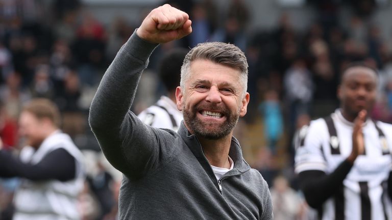 St Mirren manager Stephen Robinson