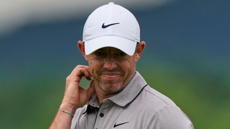 Rory McIlroy, of Northern Ireland, reacts after missing a putt on the ninth hole during the third round of the U.S. Open golf tournament at Oakmont Country Club Saturday, June 14, 2025, in Oakmont, Pa. (AP Photo/Charlie Riedel)