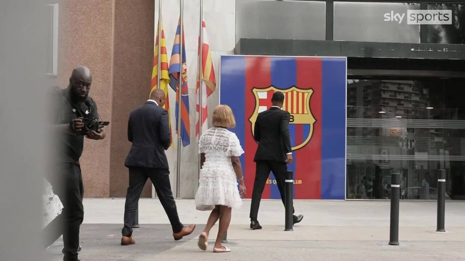 Rashford arrives at Barcelona ahead of official announcement