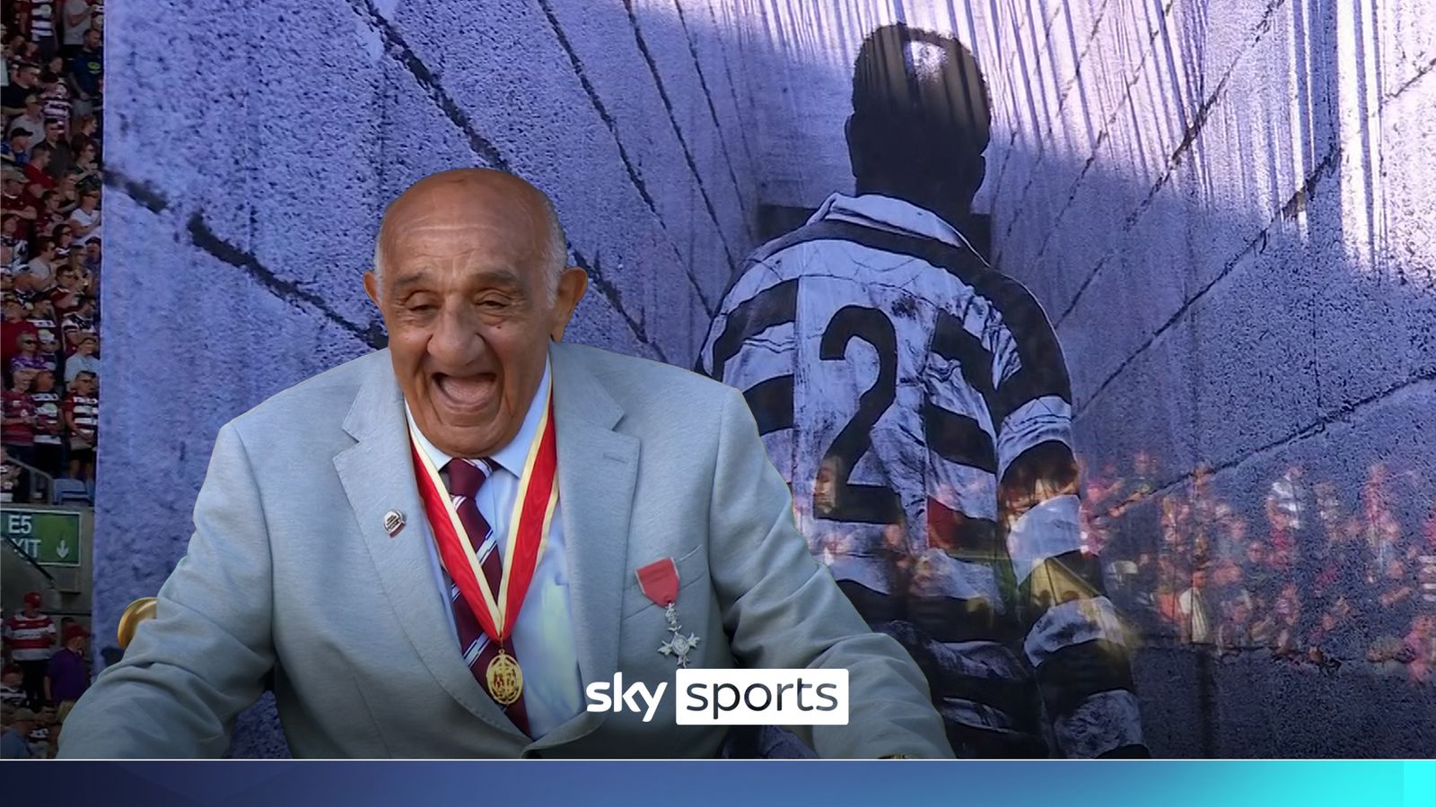 'Wonderful scenes' | Wigan celebrate Rugby League's first knighthood Sir Billy Boston