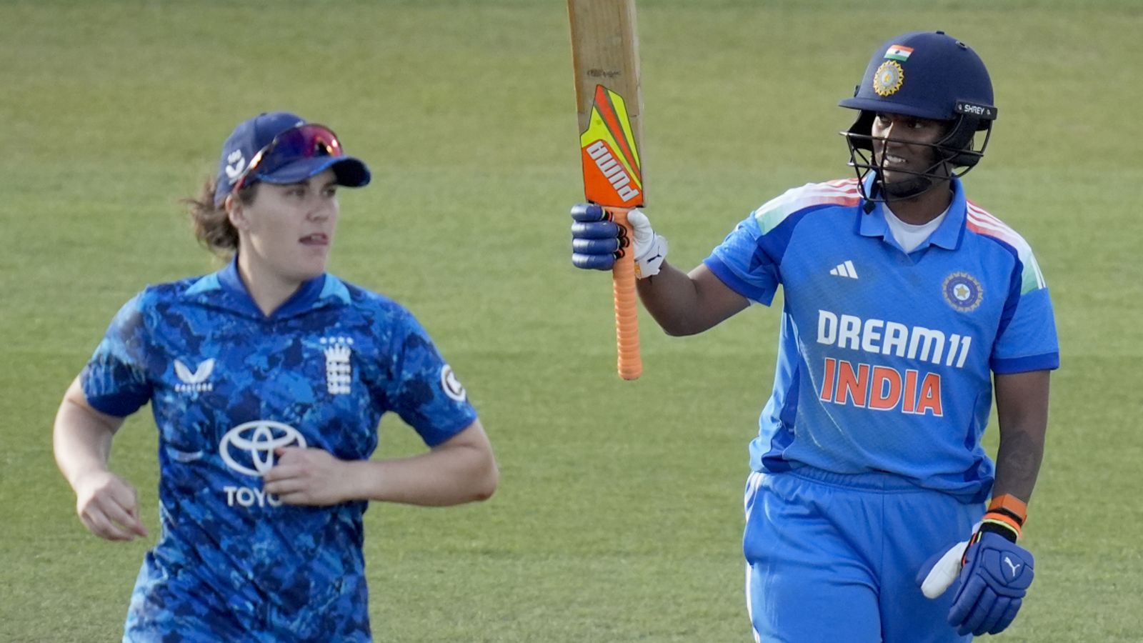 https://e0.365dm.com/25/07/1600x900/skysports-deepti-sharma-cricket_6966526.jpg?20250716201226