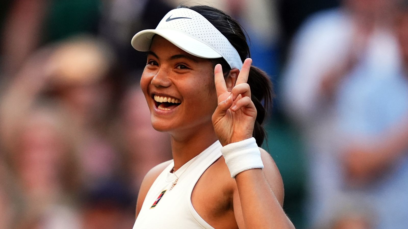 https://e0.365dm.com/25/07/1600x900/skysports-emma-raducanu-wimbledon_6955782.jpg?20250702202625