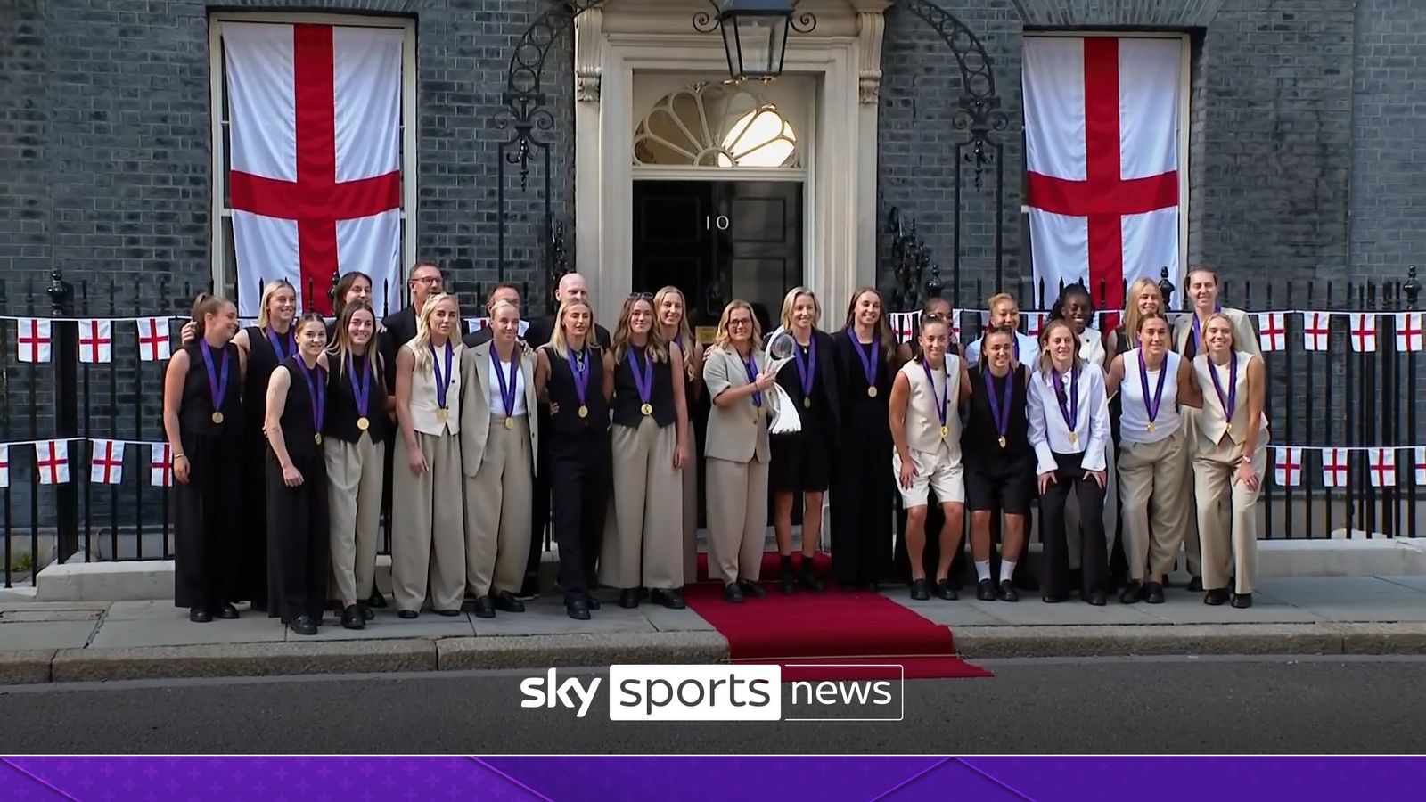 https://e0.365dm.com/25/07/1600x900/skysports-football-euros-england_6976314.jpg?20250728190019