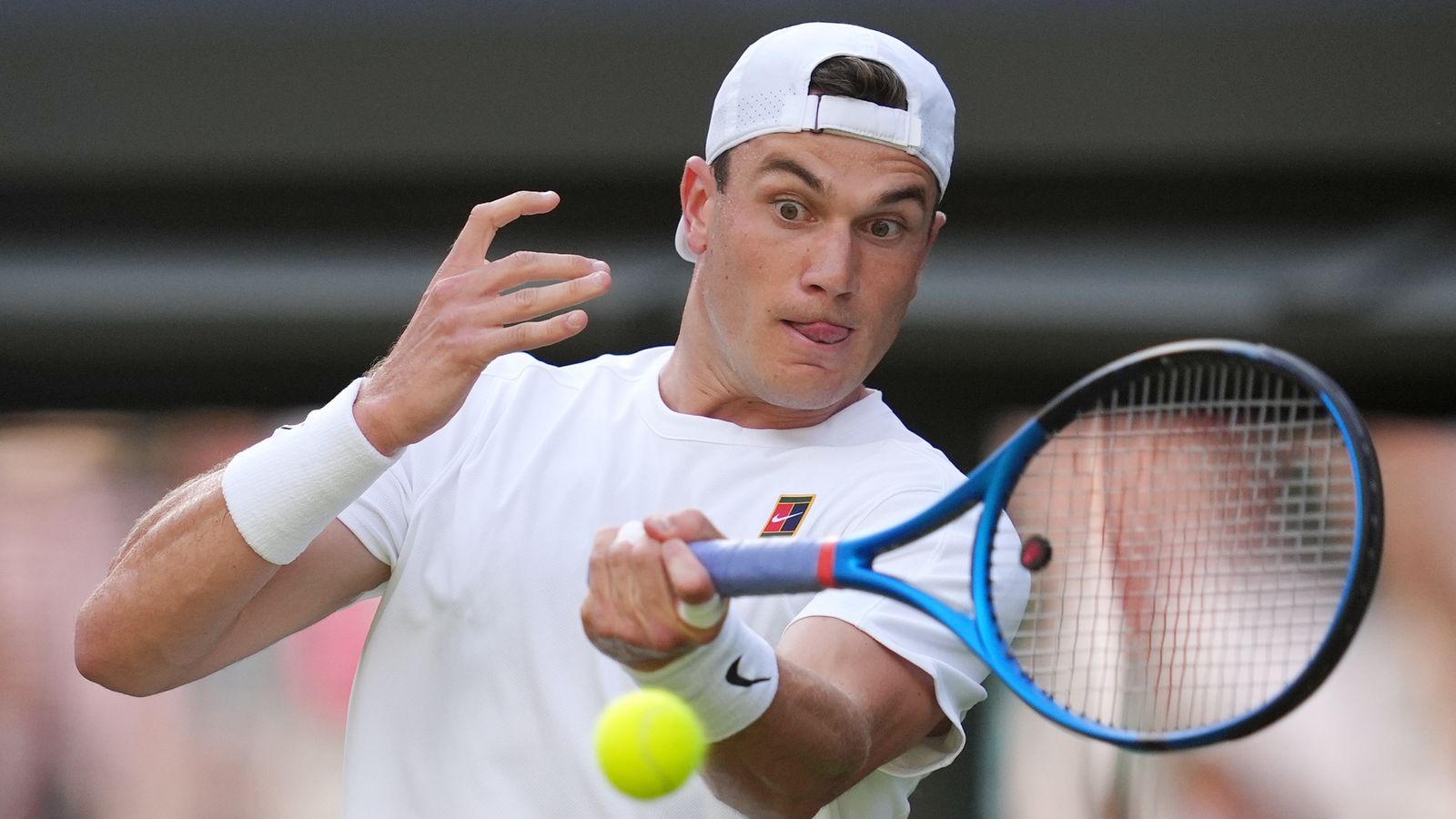 Draper cruises through at Wimbledon after opponent retires