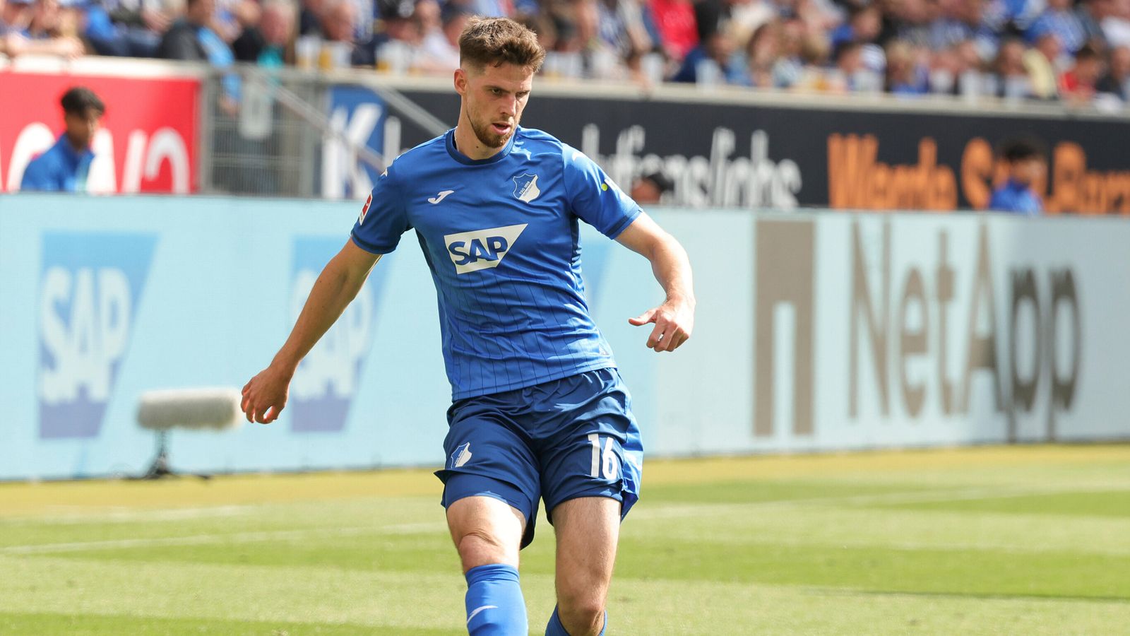 Leeds complete deal for Hoffenheim's Stach