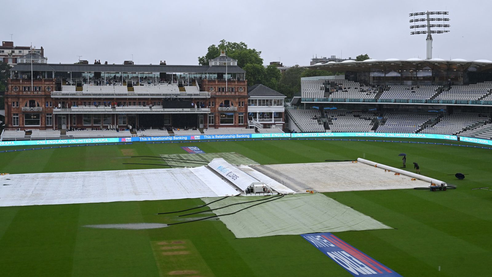 https://e0.365dm.com/25/07/1600x900/skysports-lords-england-india_6968369.jpg?20250719104948