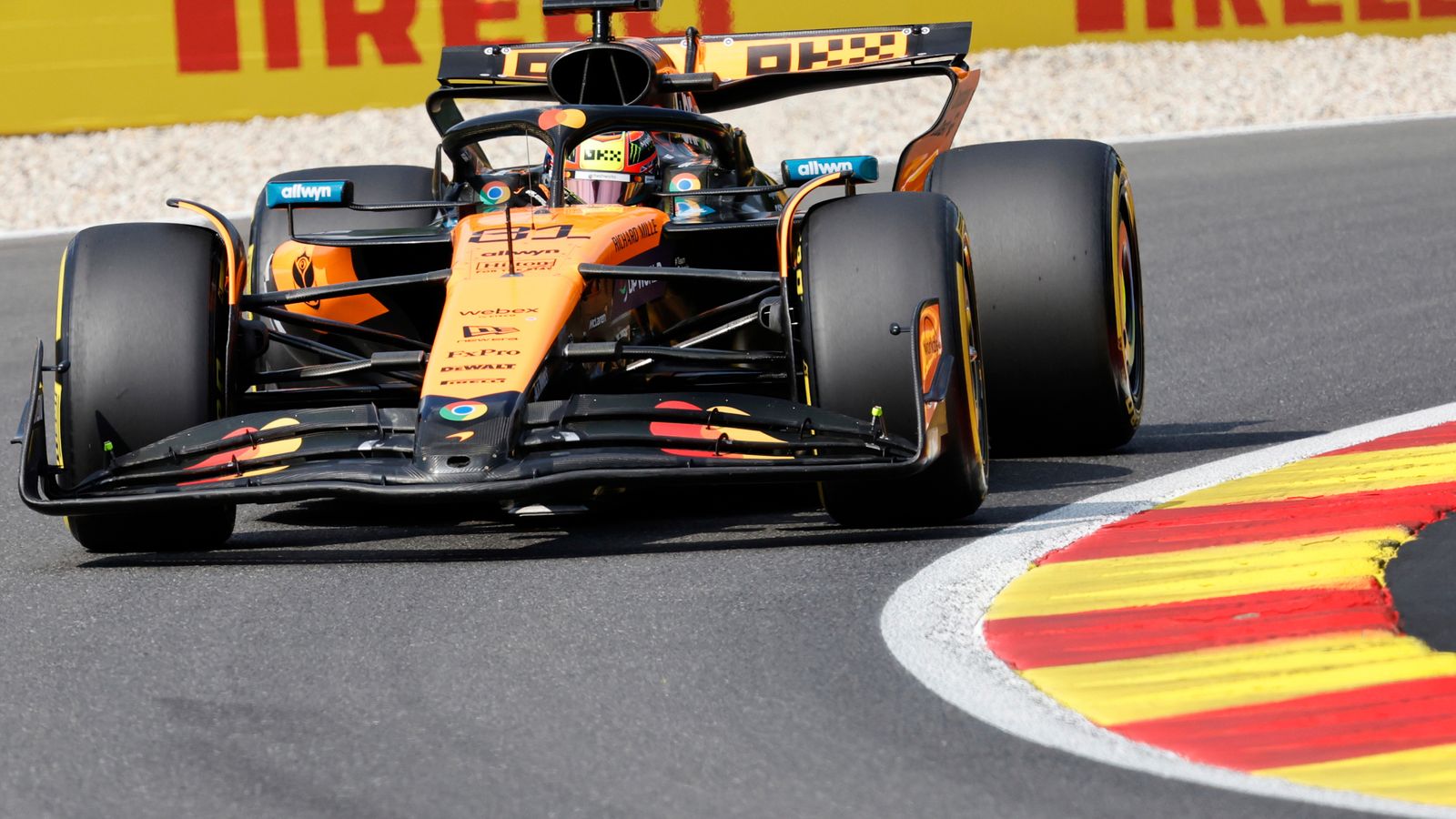 https://e0.365dm.com/25/07/1600x900/skysports-oscar-piastri-mclaren_6973694.jpg?20250725162927