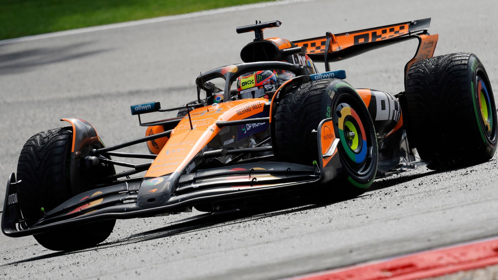 https://e0.365dm.com/25/07/1600x900/skysports-oscar-piastri-mclaren_6975268.jpg?20250727161711