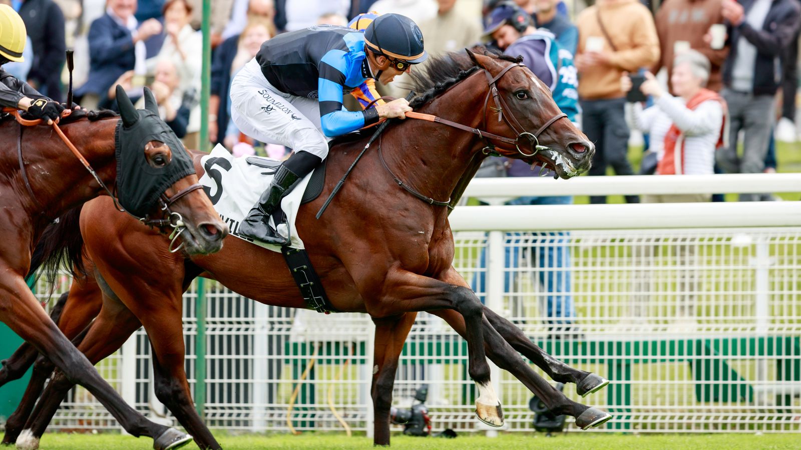 Deauville: Woodshauna flies home to land Prix Jean Prat spoils for Graffard