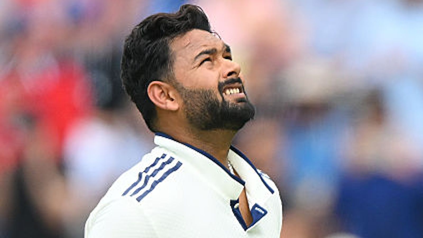 'Huge-hearted' Pant displays bravery to bat through the pain