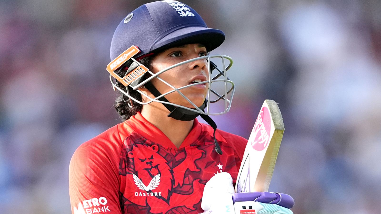 https://e0.365dm.com/25/07/1600x900/skysports-sophia-dunkley-england-women_6961375.jpg?20250709210753