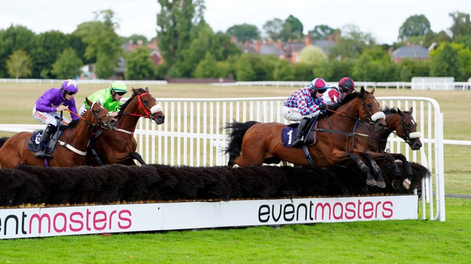Today on Sky Sports Racing: Worcester and Ripon host domestic action