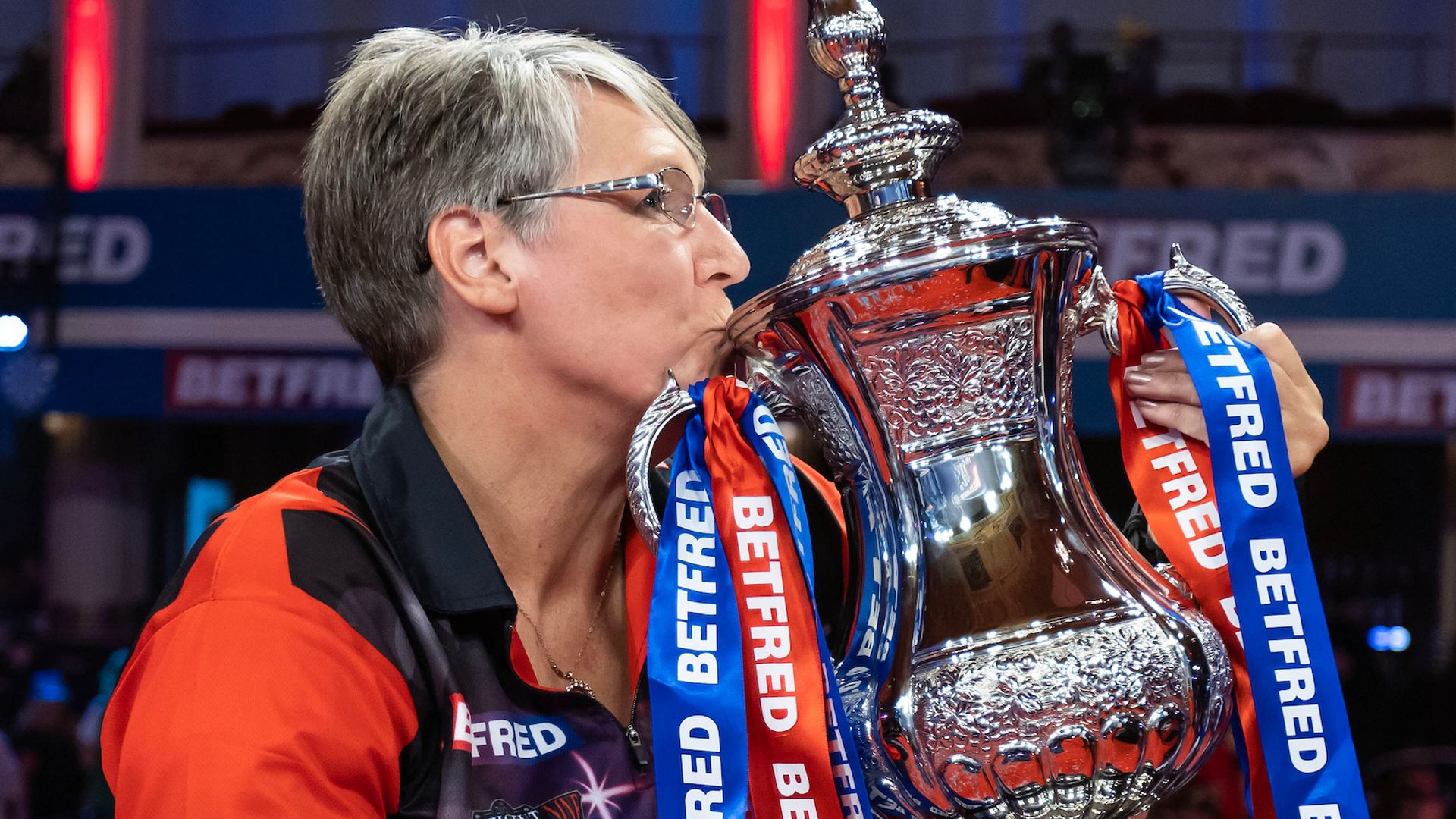 Ashton stuns Sherrock to snatch Women's World Matchplay in final-leg epic